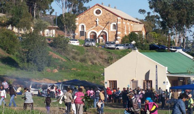 MissionChurch with Snoek en Patat Fees below